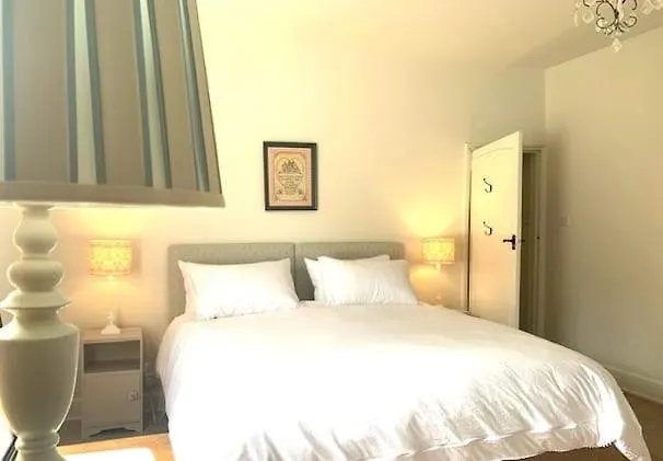 Garden House Beautiful House In The Heart Of Hébergement de vacances