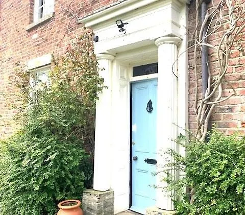Garden House Beautiful House In The Heart Of * Filey